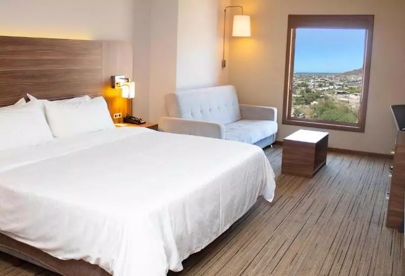 سوئیت پنت هاوس, Holiday Inn Express Guaymas, An Ihg
