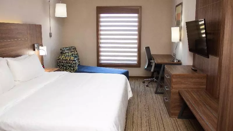 اتاق استاندارد با تخت بزرگ, Holiday Inn Express Guaymas, An Ihg