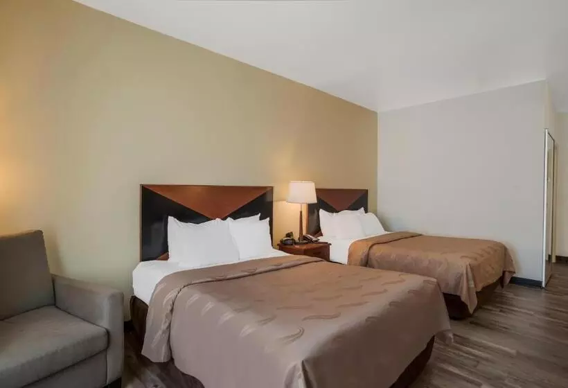 １階のスタンダードルーム, Quality Inn & Suites Chambersburg