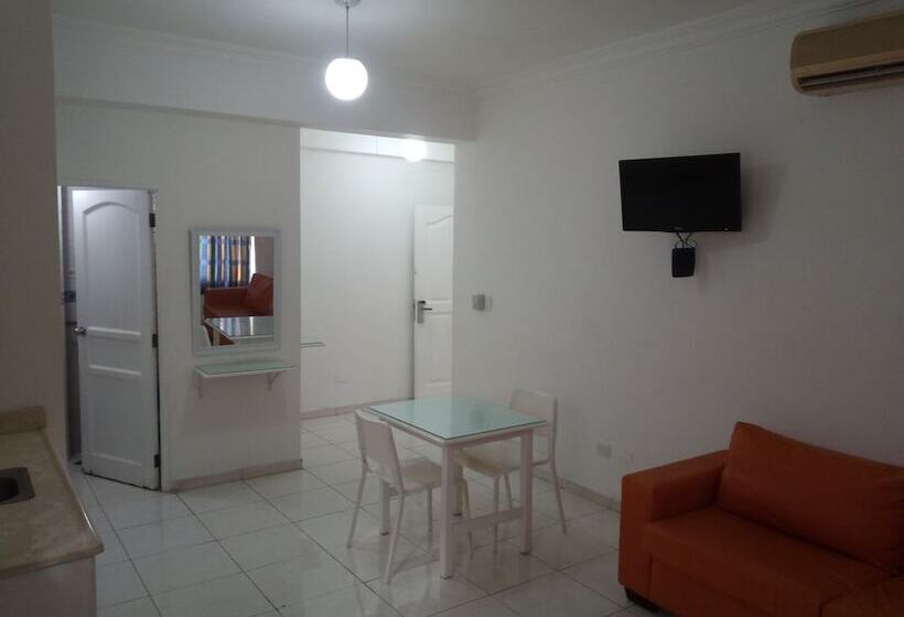 سوییت جونیور, Royal Palace