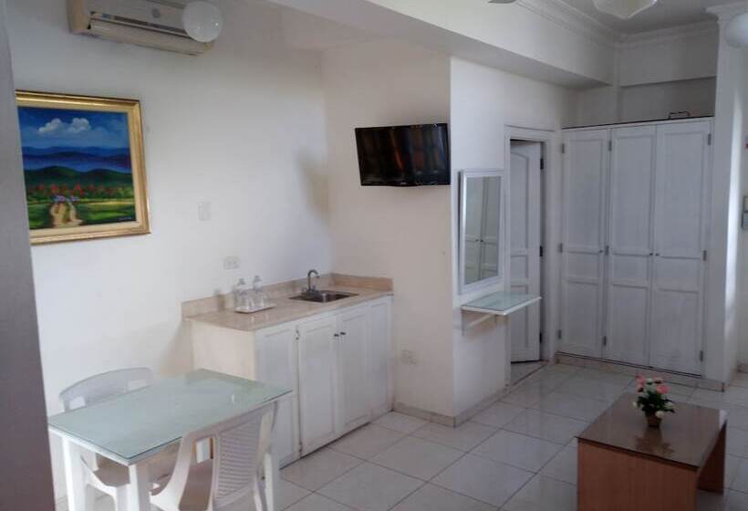 سوییت جونیور, Royal Palace