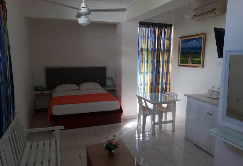 سوییت جونیور, Royal Palace