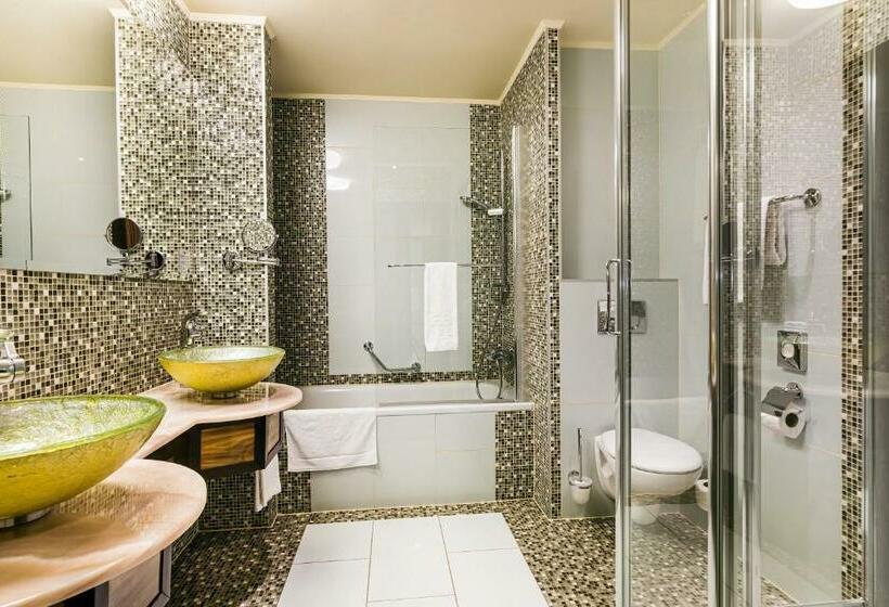 סוויטה, Savannah