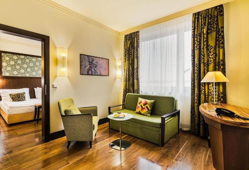 סוויטה, Savannah