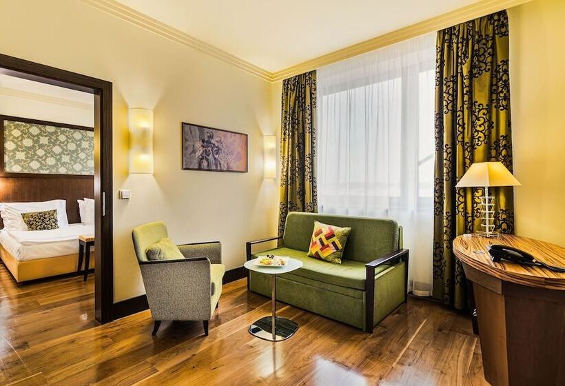 סוויטה, Savannah