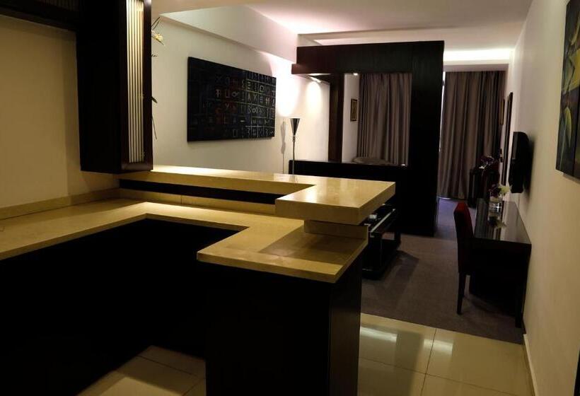 سوییت جونیور, Wh