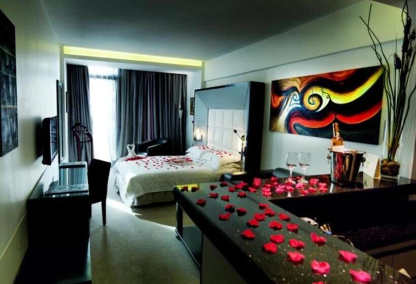 سوییت جونیور, Wh