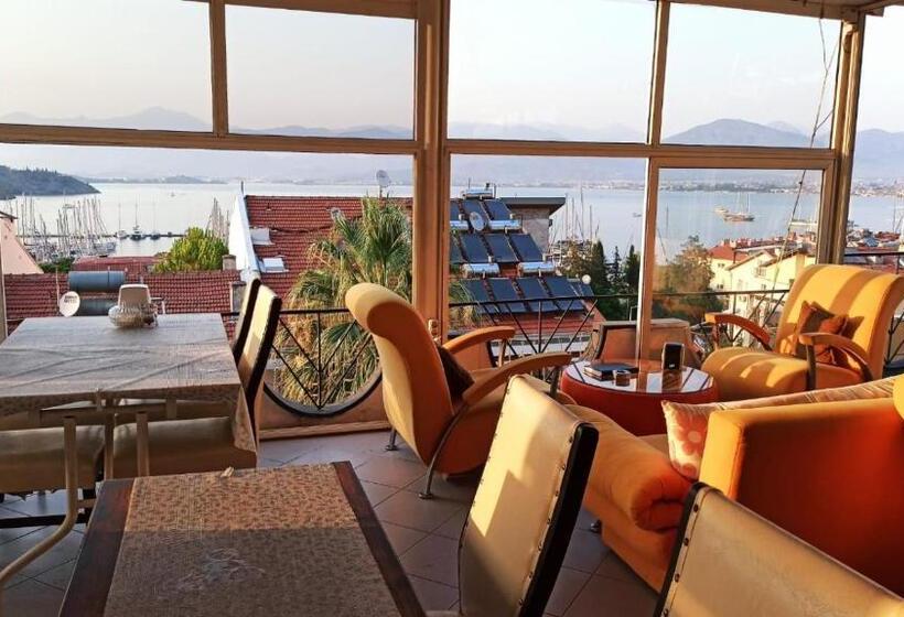 غرفة قياسية ثلاثية مزودة بشرفة, Ideal Pansiyon