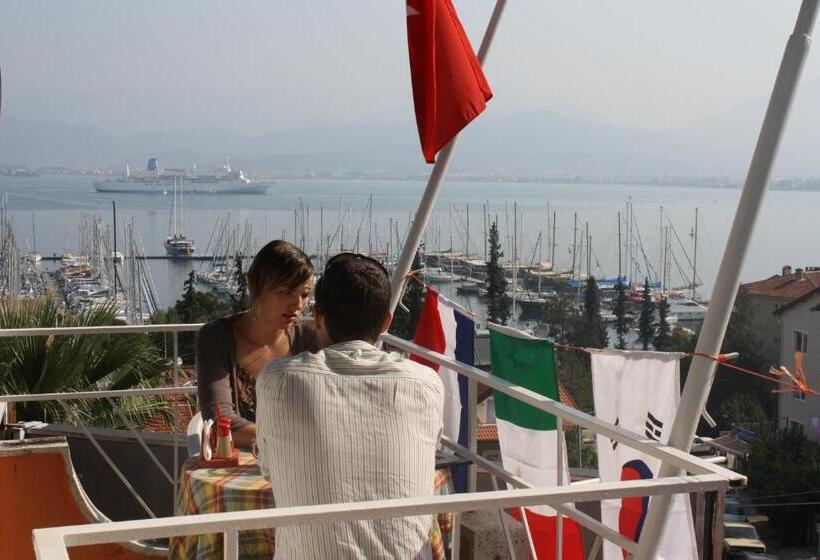 غرفة قياسية مطلّة علي البحر مزوَّدة بشُرفة, Ideal Pansiyon