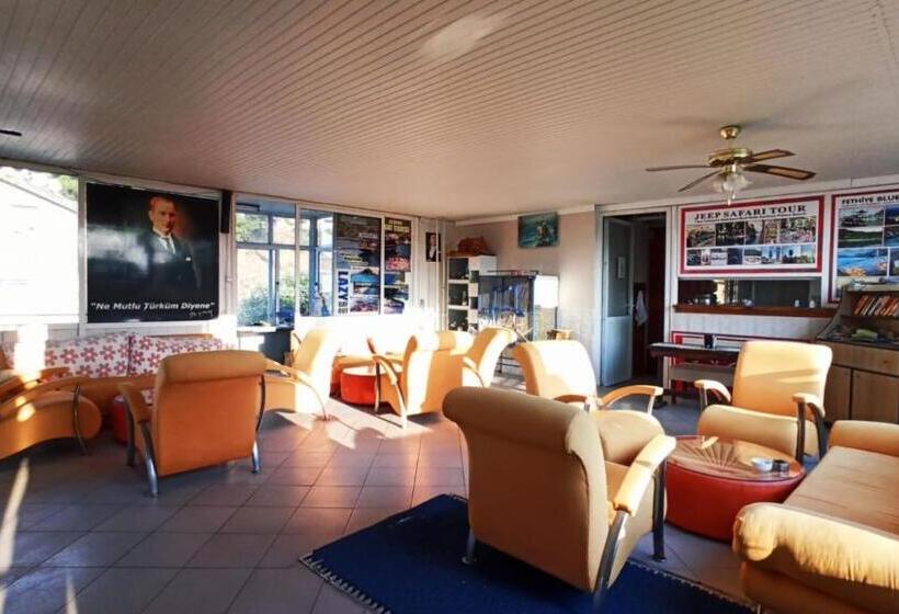 غرفة قياسية مطلّة علي البحر مزوَّدة بشُرفة, Ideal Pansiyon