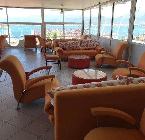 غرفة عائلية مطلّة علي البحر, Ideal Pansiyon