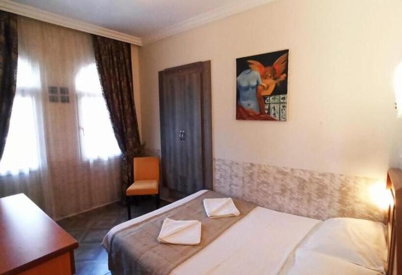 غرفة عائلية مطلّة علي البحر, Ideal Pansiyon