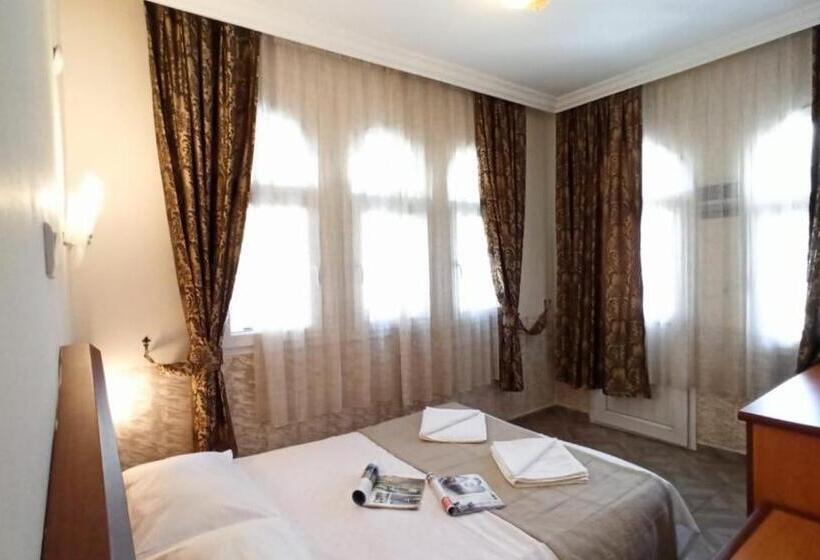 غرفة عائلية مطلّة علي البحر, Ideal Pansiyon