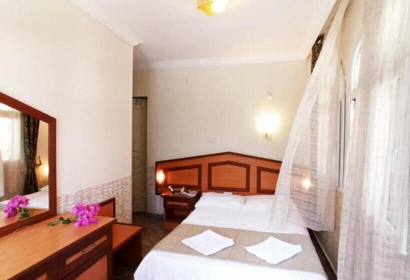 غرفة عائلية مطلّة علي البحر, Ideal Pansiyon