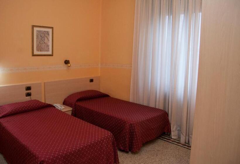 스탠다드 룸, Casa La Salle   Roma Vaticano