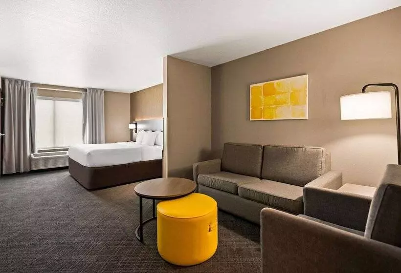 スイート, Comfort Suites Hudson I94