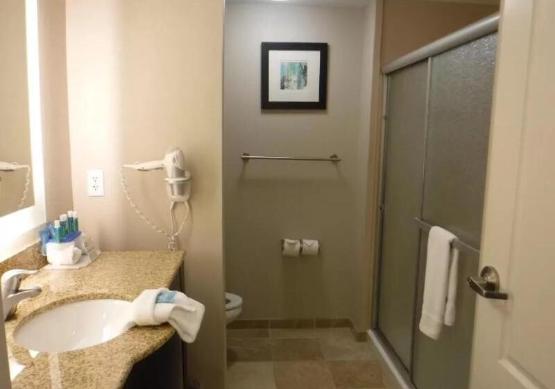 Номер Стандарт, Holiday Inn Express West Jefferson, An Ihg