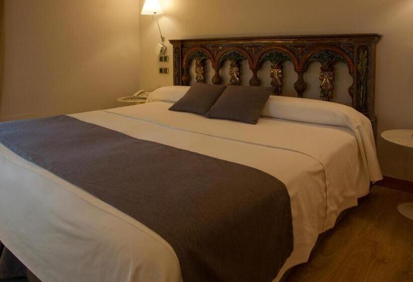 Номер Стандарт, Hospederia Chapitel