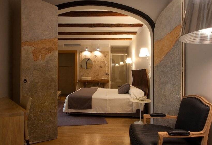 Люкс, Hospederia Chapitel