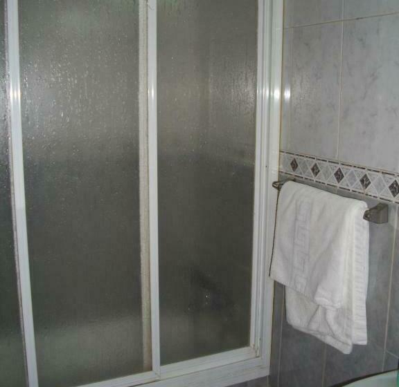 غرفة قياسية فردية حمام مشترك, Hostal Paracuellos