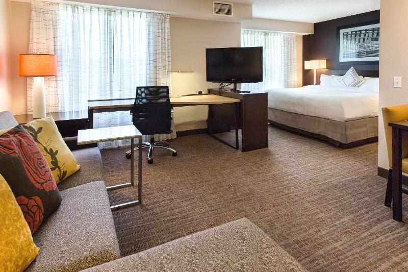 带大床的标准工作室, Residence Inn By Marriott Fort Collins
