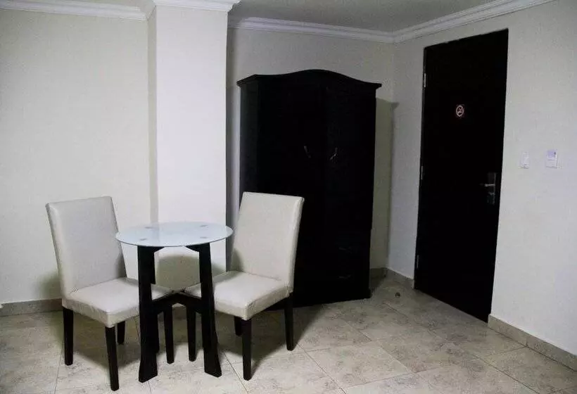 اتاق استاندارد سه نفره, Terranova