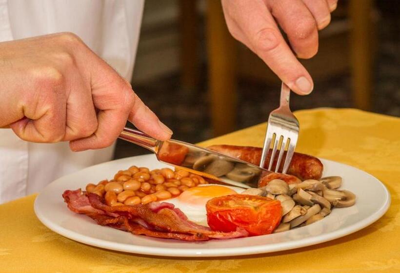 标准间, The Claremont