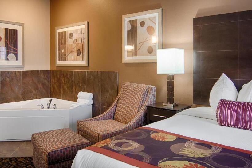 جناح مزود بجاكوزى, Best Western Plover Stevens Point Hotel & Conference Center