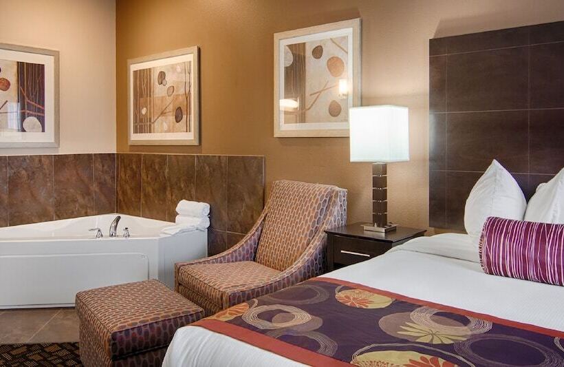 جناح مزود بجاكوزى, Best Western Plover Stevens Point Hotel & Conference Center