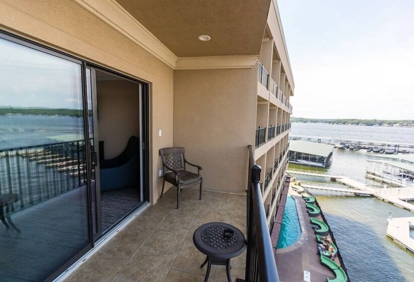 جناح, Camden On The Lake Resort