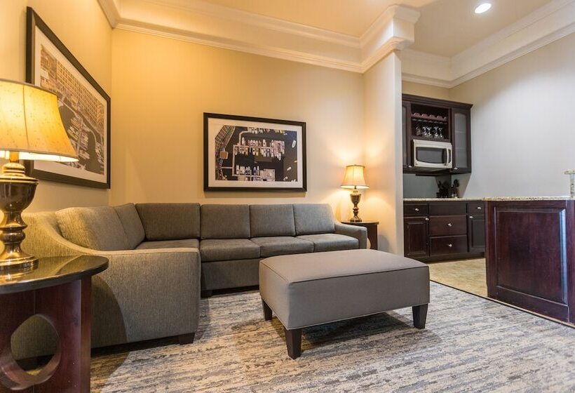 جناح, Camden On The Lake Resort