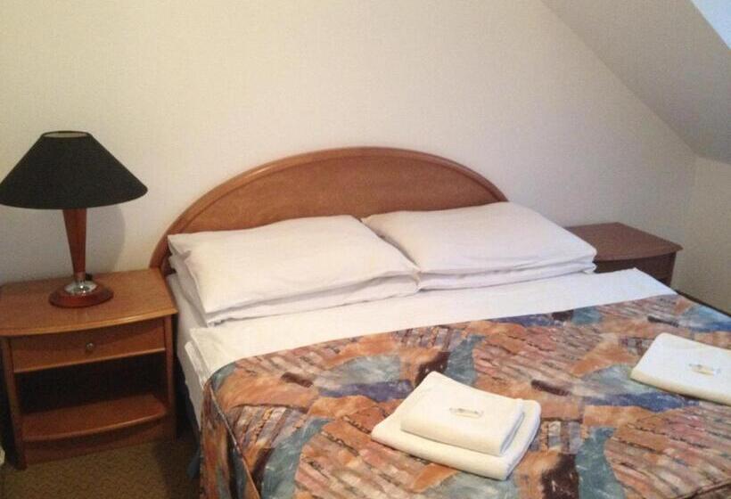 חדר סטנדרט, Chotol