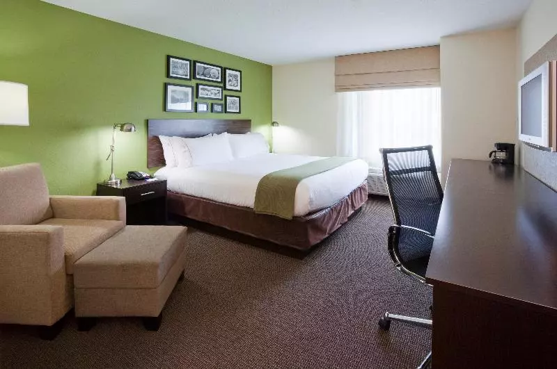 Sviitti King-vuode, Holiday Inn Express Hotel & Suites Rogers, An Ihg