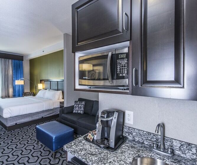Sviitti Liikuntarajoitteisille, Holiday Inn Express & Suites Charleston Arpt Conv Ctr Area, An Ihg