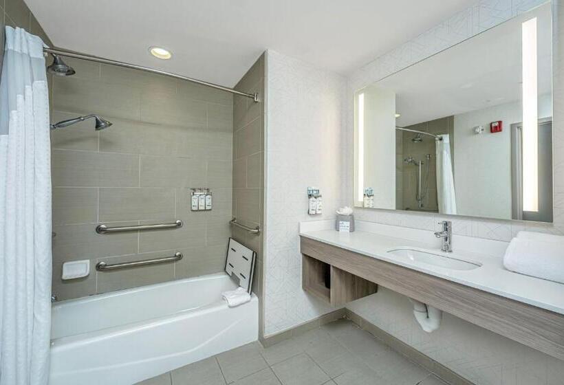 Sviitti Liikuntarajoitteisille, Holiday Inn Express & Suites Charleston Arpt Conv Ctr Area, An Ihg