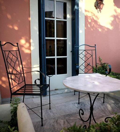 غرفة قياسية ثلاثية, Michaelia