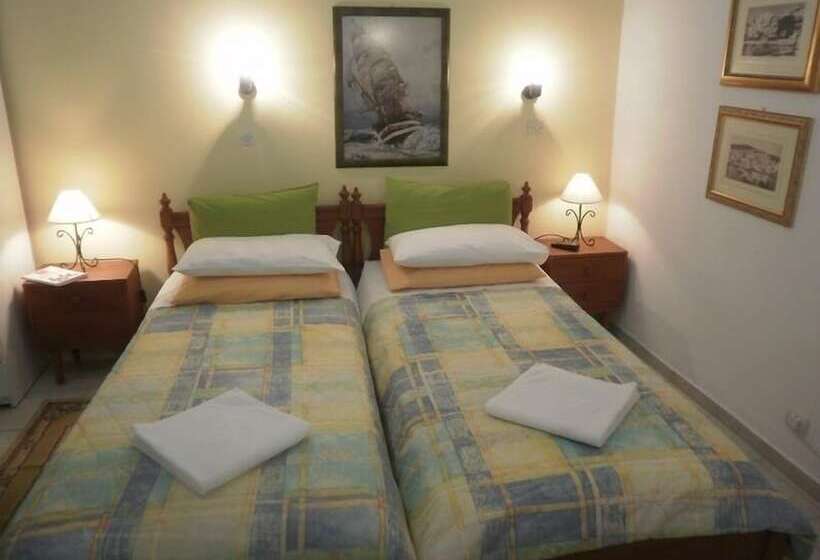 اتاق استاندارد سه نفره, Regina