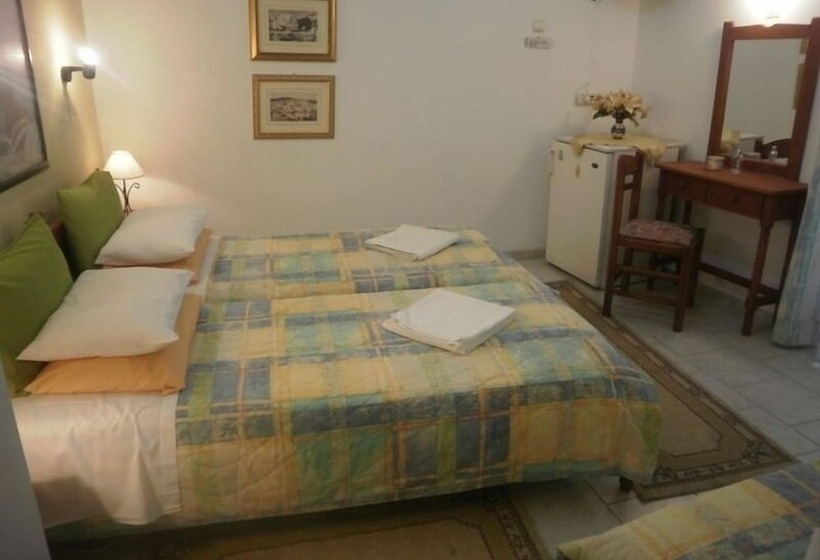 اتاق استاندارد سه نفره, Regina