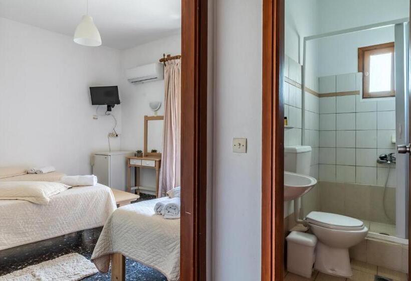 اتاق استاندارد سه نفره, Regina