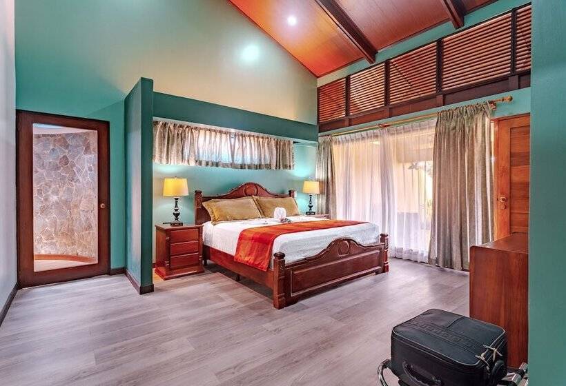 سوییت, Villa Florencia