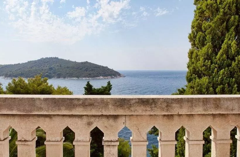 اتاق لوکس با چشم‌انداز دریا, Villa Orsula