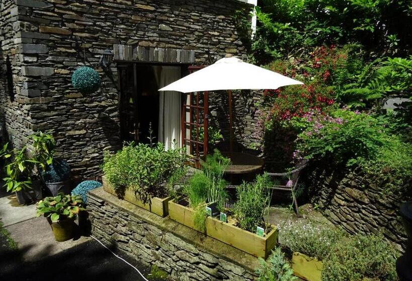 מיטת קינג בסוויטה, Woodlands