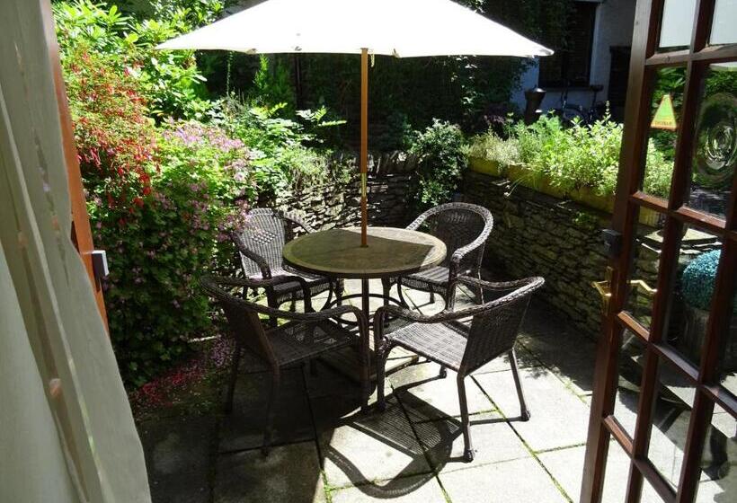 מיטת קינג בסוויטה, Woodlands