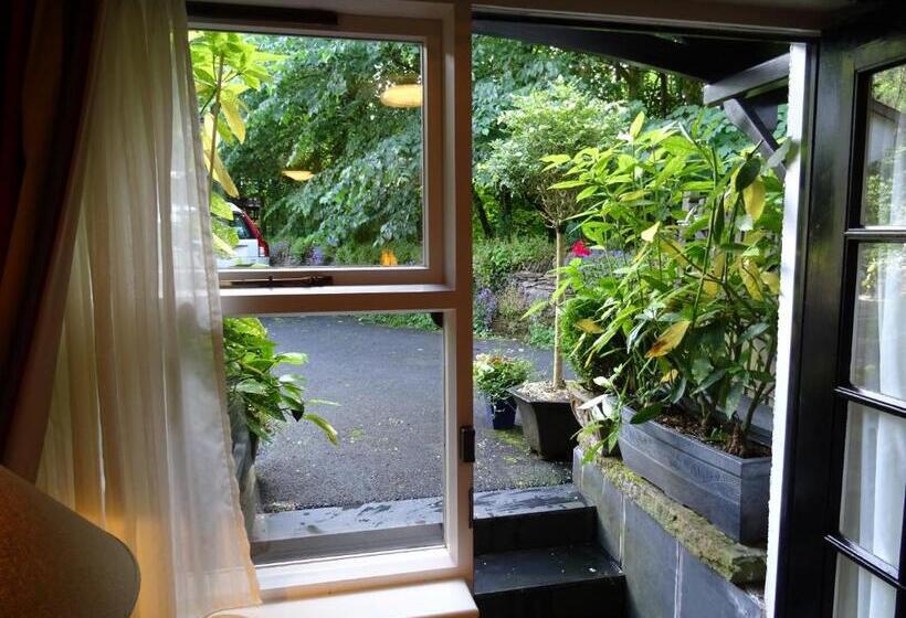 סטודיו פרמיום, Woodlands