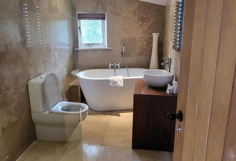 בקתת חדר, Woodlands