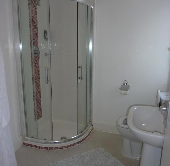 اتاق استاندارد, Pebbles Guest House