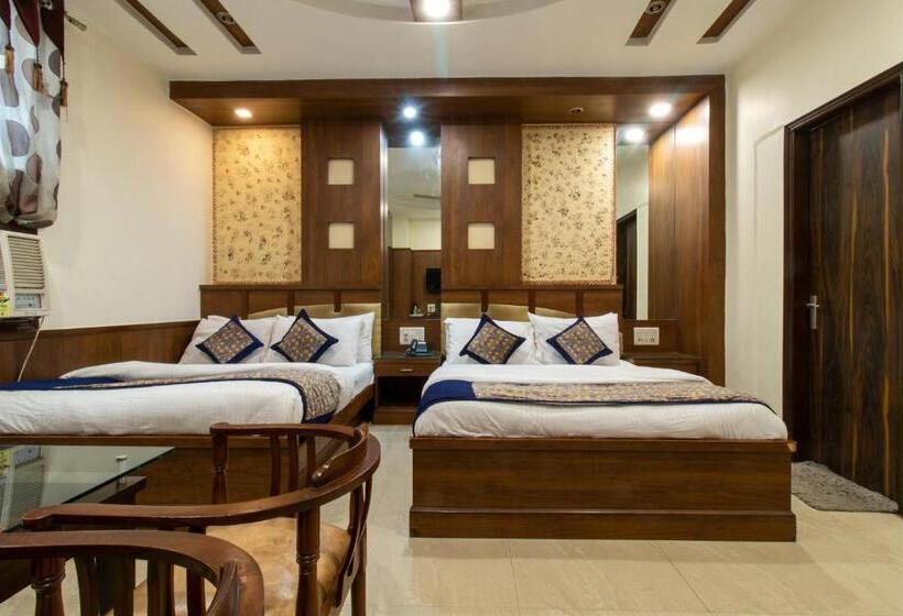 جناح عائلي, Baba Deluxe At New Delhi Railway Station  By Rcg Hotels