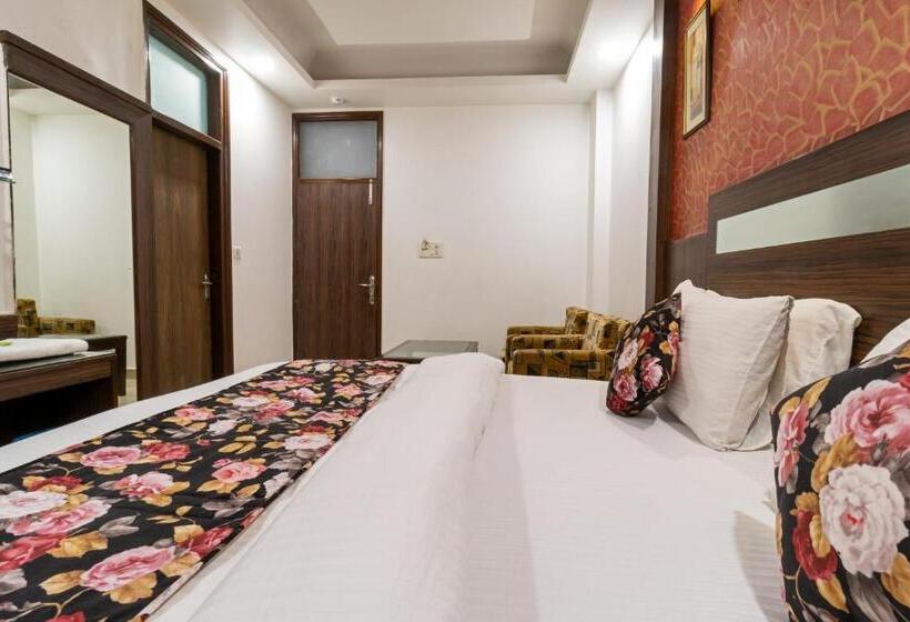 غرفة تنفيذية, Baba Deluxe At New Delhi Railway Station  By Rcg Hotels