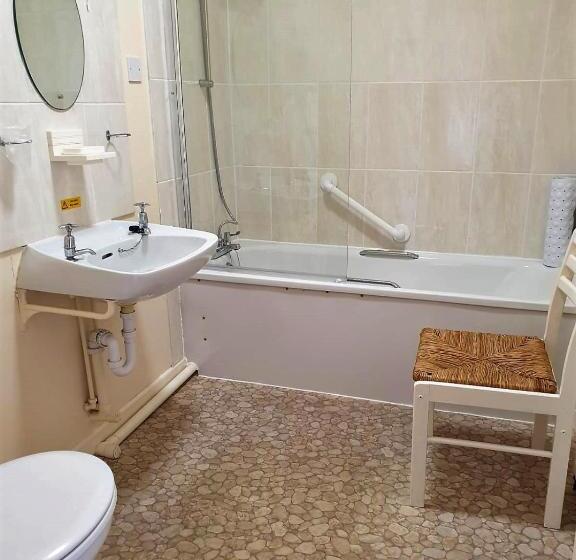 标准间, Avoncourt Lodge