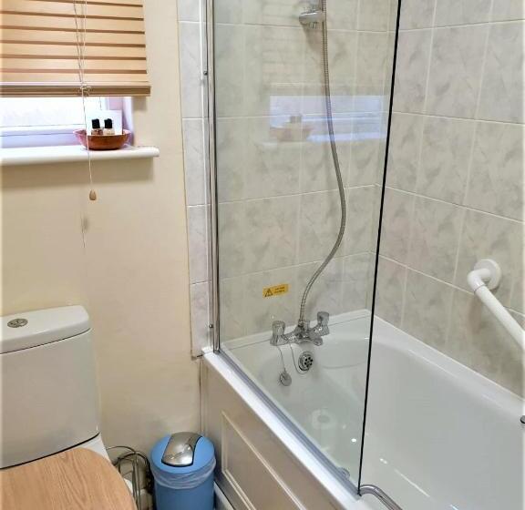 标准单人间, Avoncourt Lodge